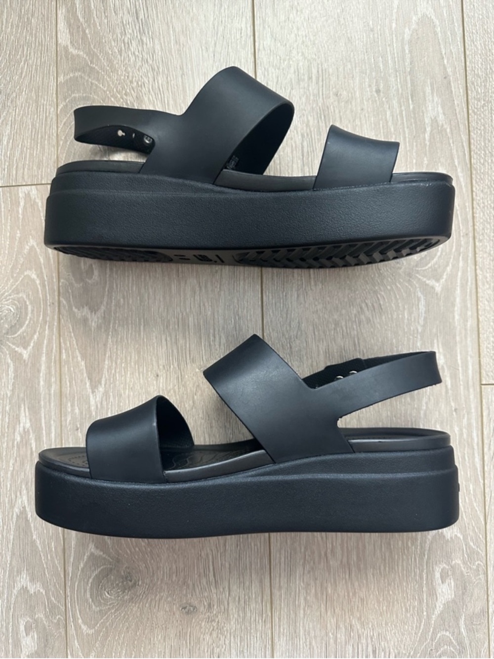 Crocs Shoes Women’s Brooklyn Low Wedge Sandal Slingback Wedge Black Sz 11 - Picture 6 of 9